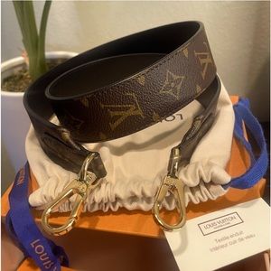 💯% Authentic Louis Vuitton Reversible BANDOULIÈRE Coated Monogram canvas strap✨